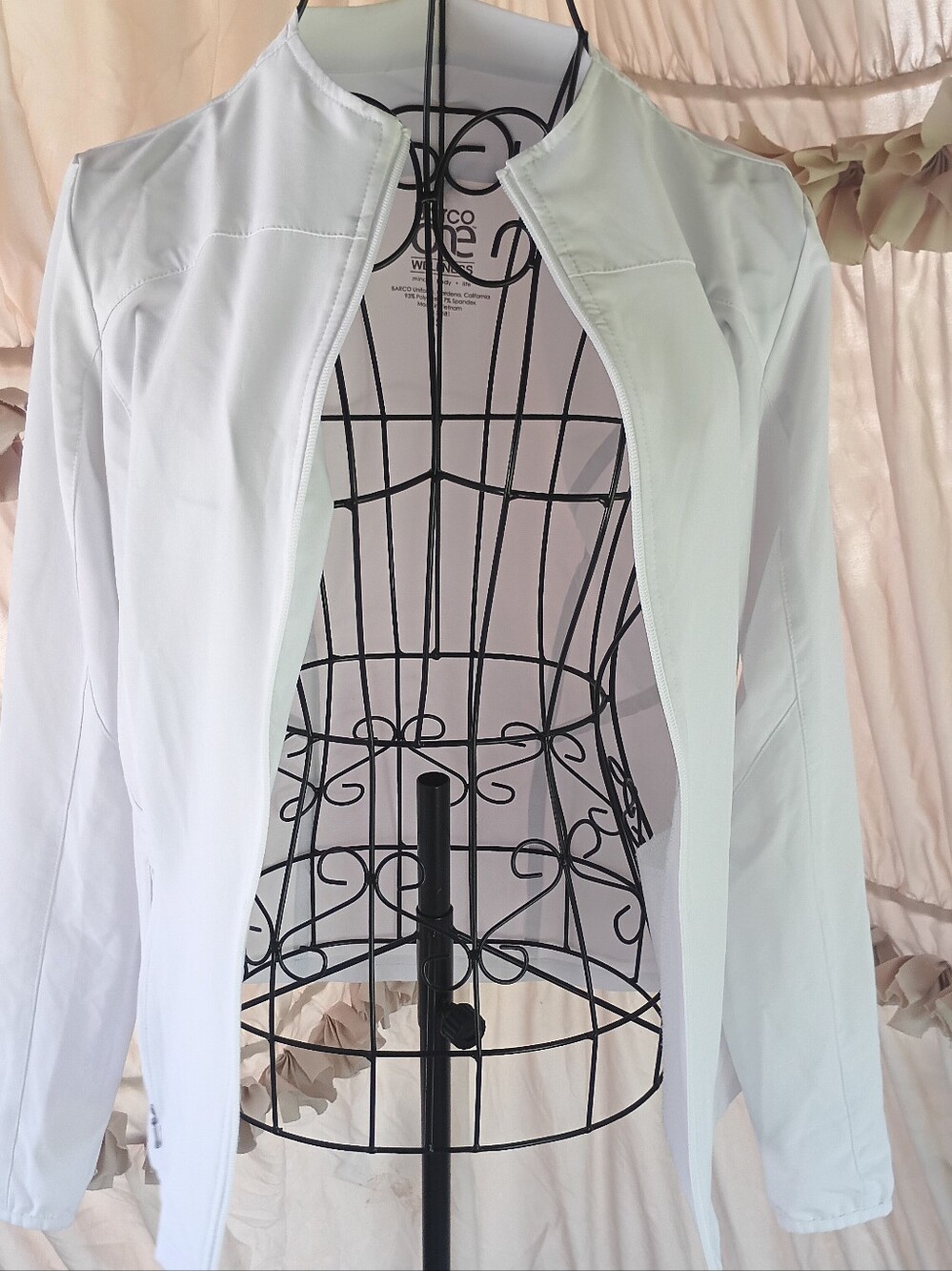 Barco One Wellness Women’s White Size S Jacket - Sleek Zip-Front Style